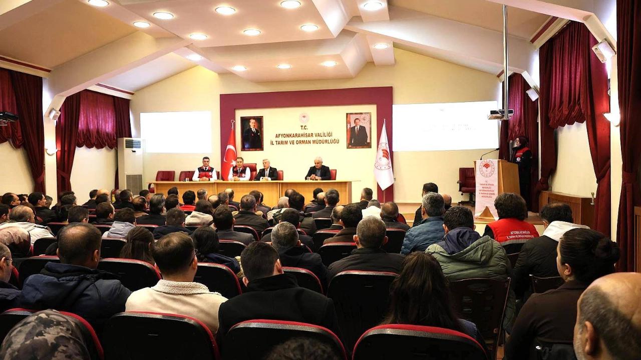 Afyonkarahisar’da B-REÇETE Eğitimi: Bayilere Yeni Sistem Anlatıldı