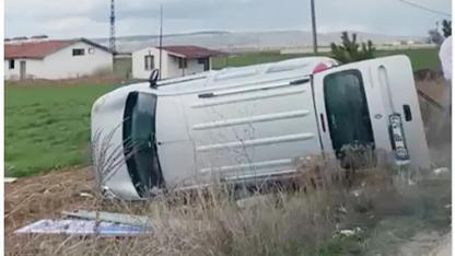 Afyonkarahisar’da Kaza: Araç Yan Yattı, Sürücü Kurtuldu