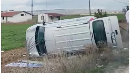 Afyonkarahisar’da Kaza: Araç Yan Yattı, Sürücü Kurtuldu