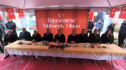 Afyonkarahisar’da Protokol Bayramlaştı: “İslam Âlemindeki Zulüm Bayram Sevincini Gölgeledi”