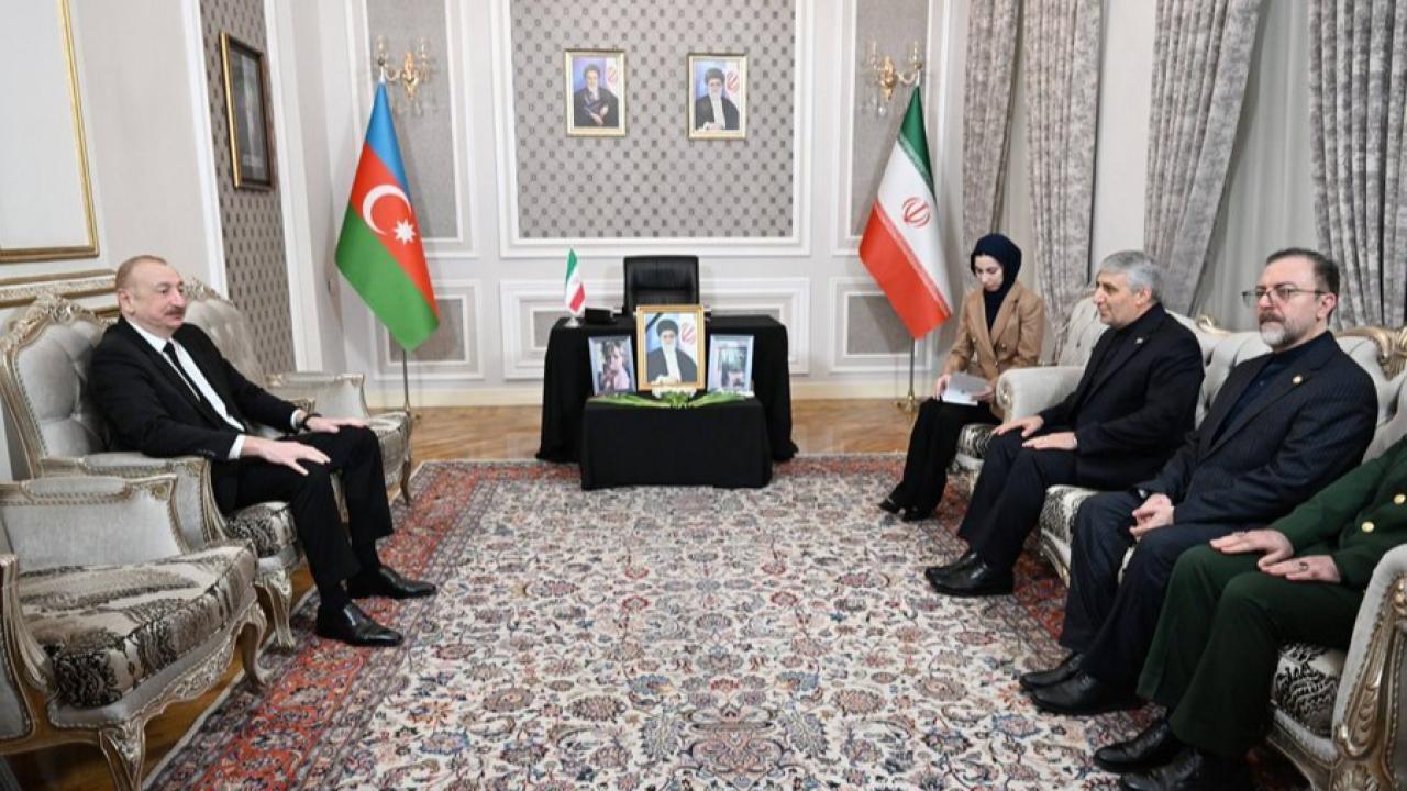 Aliyev, Hamaney’in Vefatı Nedeniyle Büyükelçiliği Ziyaret Etti