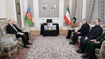 Aliyev, Hamaney’in Vefatı Nedeniyle Büyükelçiliği Ziyaret Etti