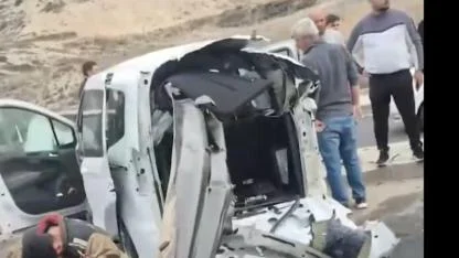 Ankara Kazan’da Demir Bariyer Otomobile Saplandı, Sürücü Mucize Eseri Kurtuldu