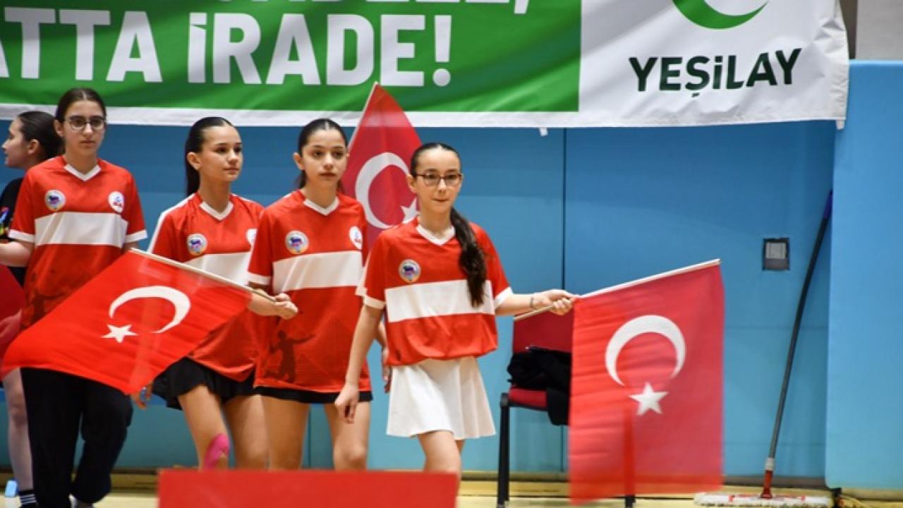 Badminton Yıldızlar Grup Müsabakaları Başladı