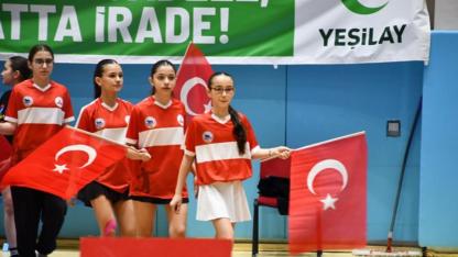 Badminton Yıldızlar Grup Müsabakaları Başladı