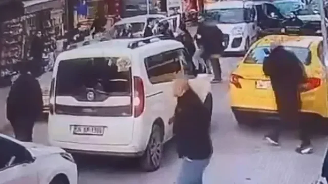 Bahçelievler'de Park Kavgası: Darbedilen Sürücü Yoğun Bakımda, Taksi Şoförü Tutuklandı