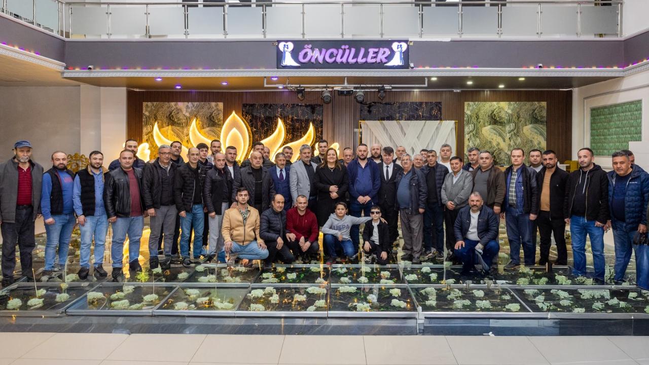 Başkan Köksal, Sahipata Minibüs Durağı esnafıyla iftarda buluştu