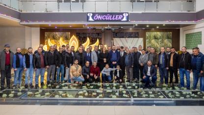 Başkan Köksal, Sahipata Minibüs Durağı esnafıyla iftarda buluştu