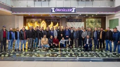 Başkan Köksal, Sahipata Minibüs Durağı esnafıyla iftarda buluştu