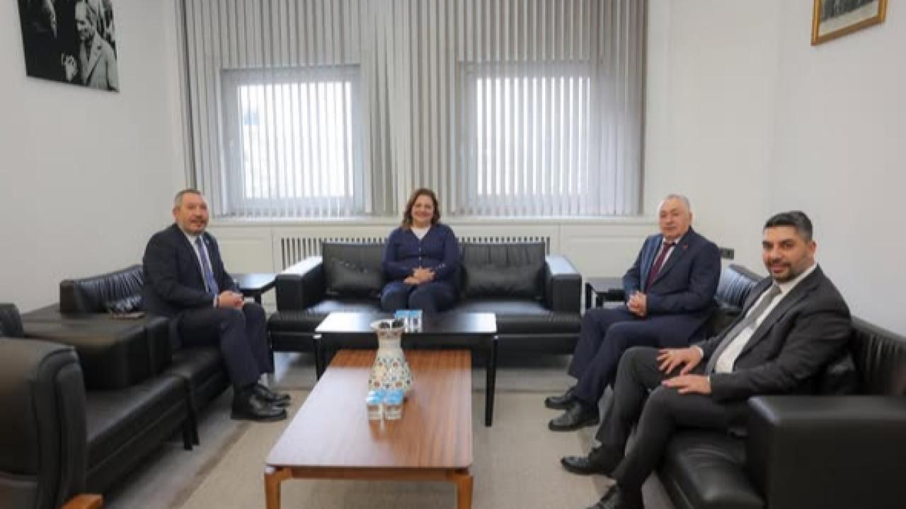 Başkan Veysel Topçu’dan Başkan Burcu Köksal’a Ziyaret