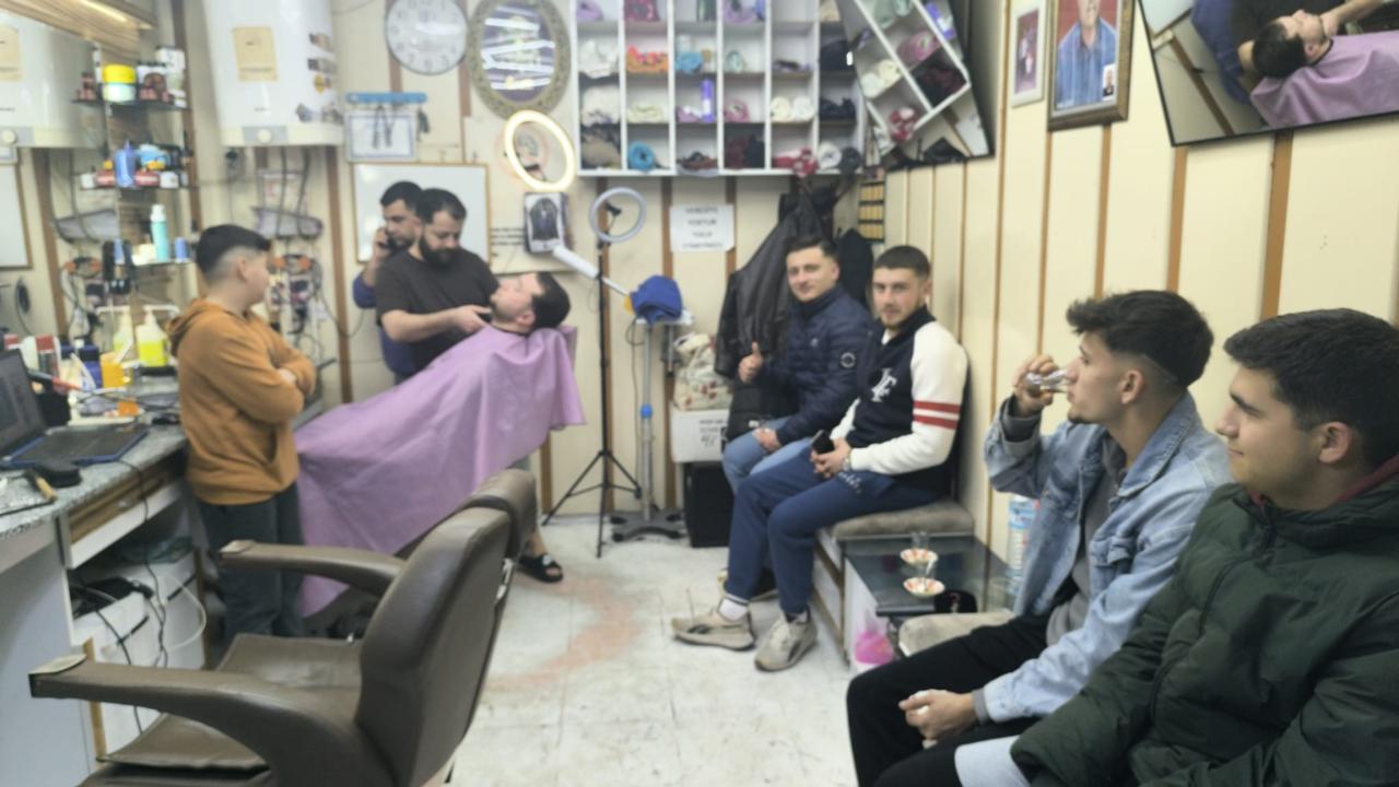 Bayram Tıraşını Son Güne Bırakanlar Berberde Bayrama Girdi