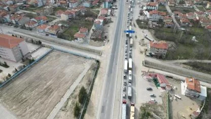 Bayram Trafiği Afyon’da Kilitlendi! Araç Kuyrukları Kilometrelerce Uzadı