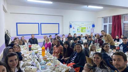 Bozhüyük Köyü’nde Geleneksel İftar Sofrası Kuruldu