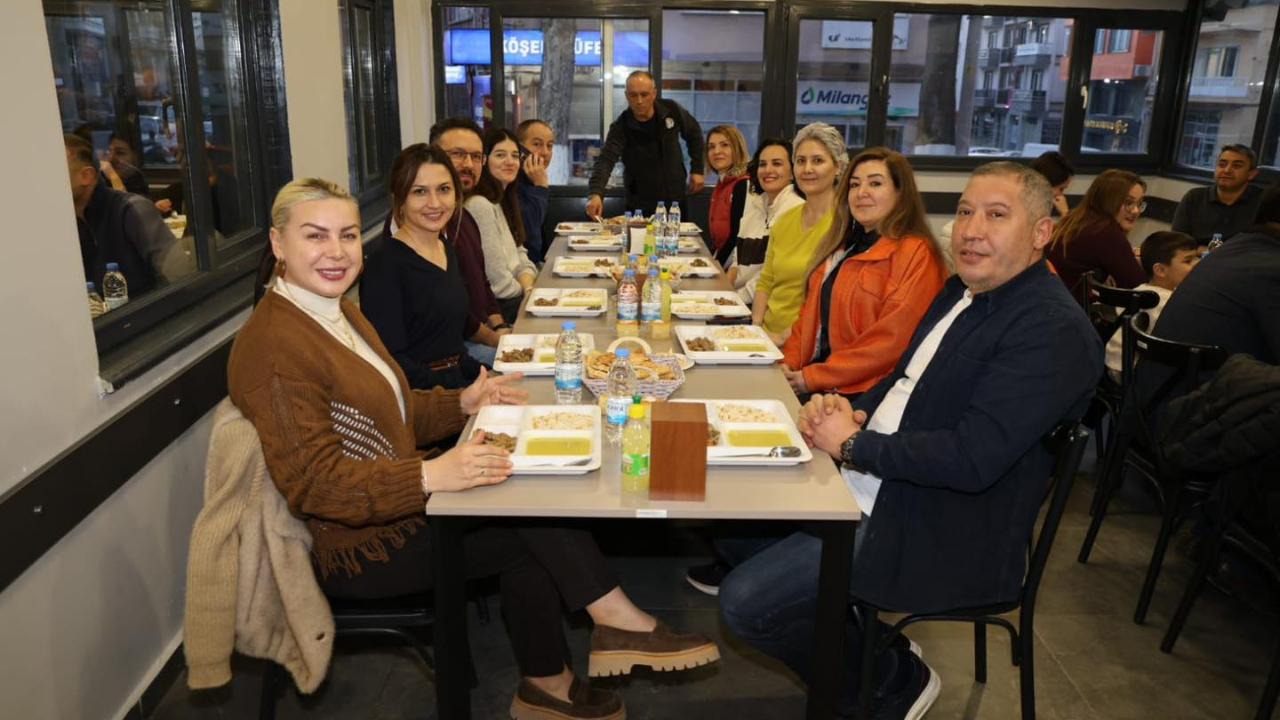 Dinar Kaymakamlığı Türk Halk Müziği Korosu İftarda Bir Araya Geldi