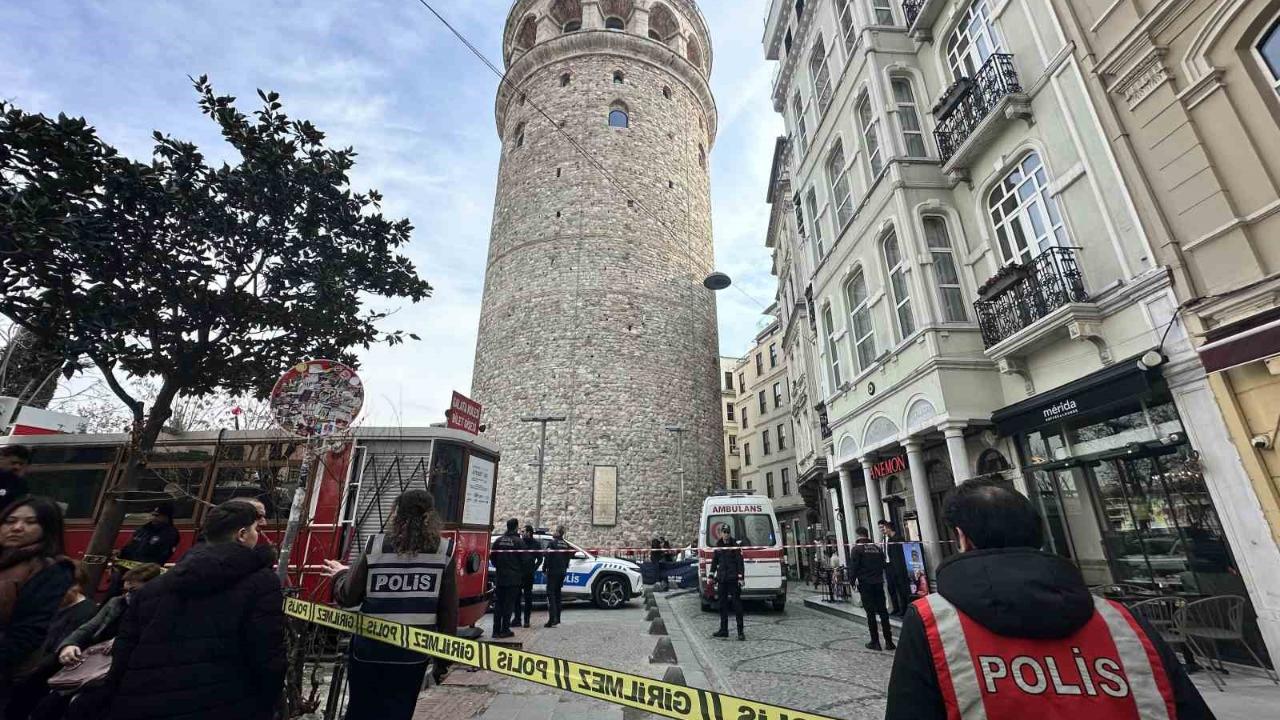 Galata Kulesi’nden Atlayan Genç Kadın Hayatını Kaybetti