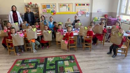 Girişimci Genç Liderler Derneği, 6 köy okulunda bayram sevinci yaşattı