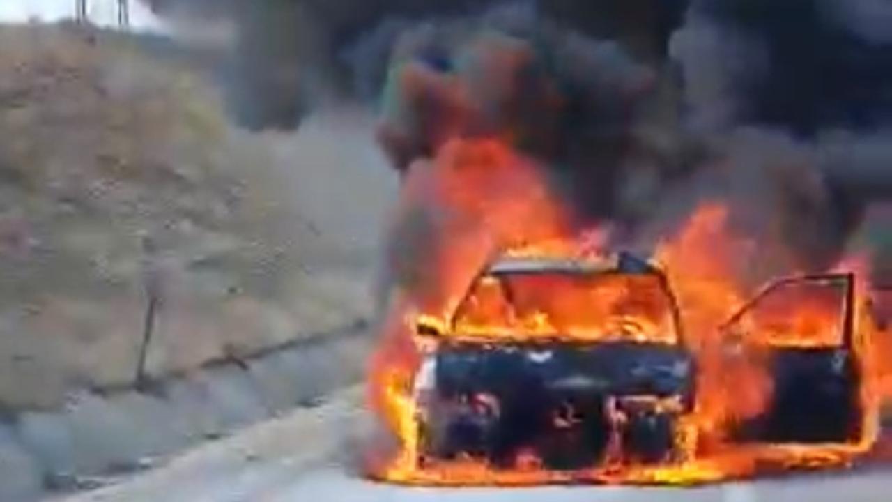 İstanbul’dan Aldığı Otomobil Afyon Yolunda Yandı: 5 Saatlik Araç Hurdaya Döndü
