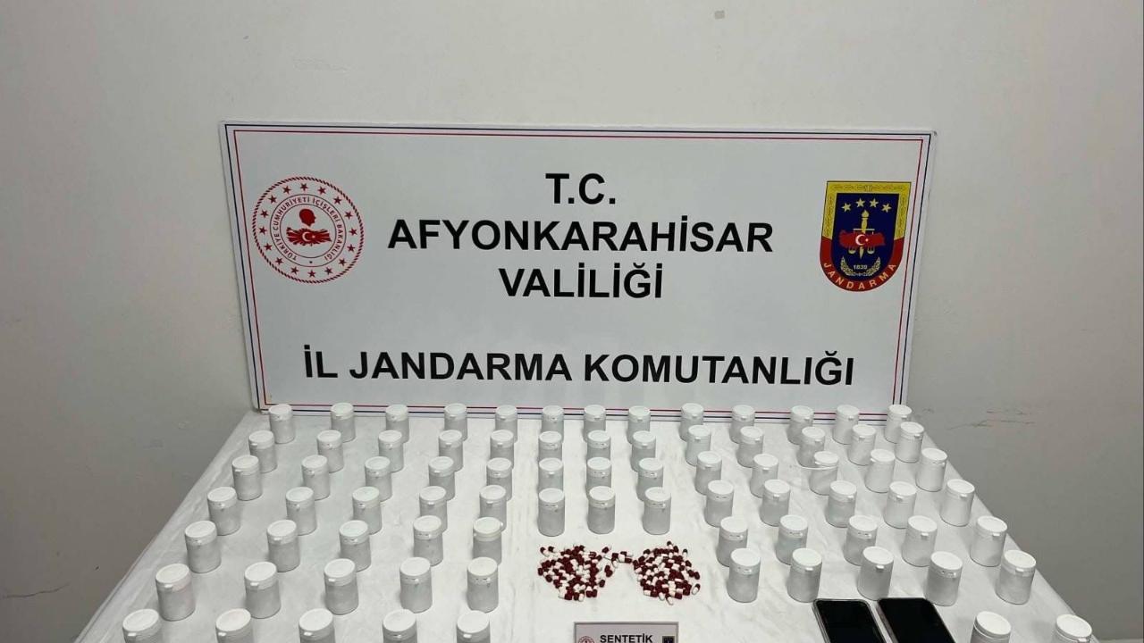 Jandarma Piyasa Değeri 639 Bin TL Olan Uyuşturucu Hap Ele Geçirdi