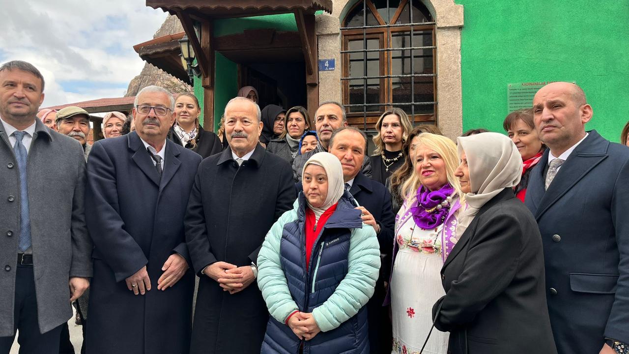 Kadınanalar Geleneği Afyon’da Yaşatılıyor! Kadınanalar Anlamlı Plaket Töreni