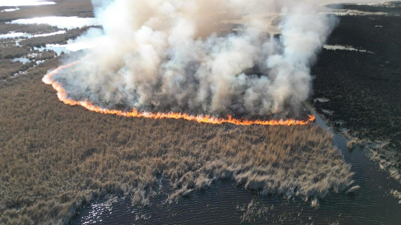 Karamık Gölü'ndeki Sazlık Alanlarda Yangın Çıktı
