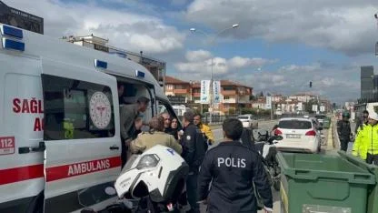 Kavşakta Tekme Tokat Kavga: 2 Sürücü Hastanelik Oldu