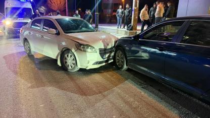 Kontrolden Çıkan Otomobil Dehşet Saçtı: Telefonla Konuşan Yaya Kazadan Saniyelerle Kurtuldu