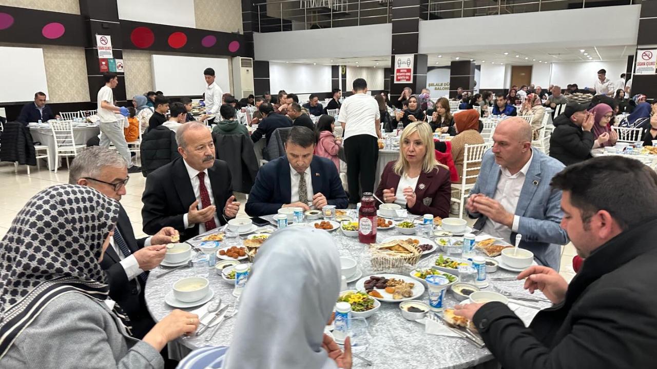 Milletvekili Taytak Şuhut’ta İftar Programına Katıldı