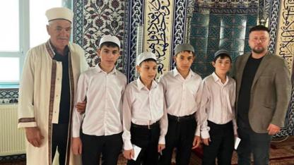 Muhtar Sezgin’den Genç Hafızlara Anlamlı Ödül