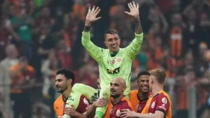 Muslera Galatasaray’a Geri Mi Dönüyor?