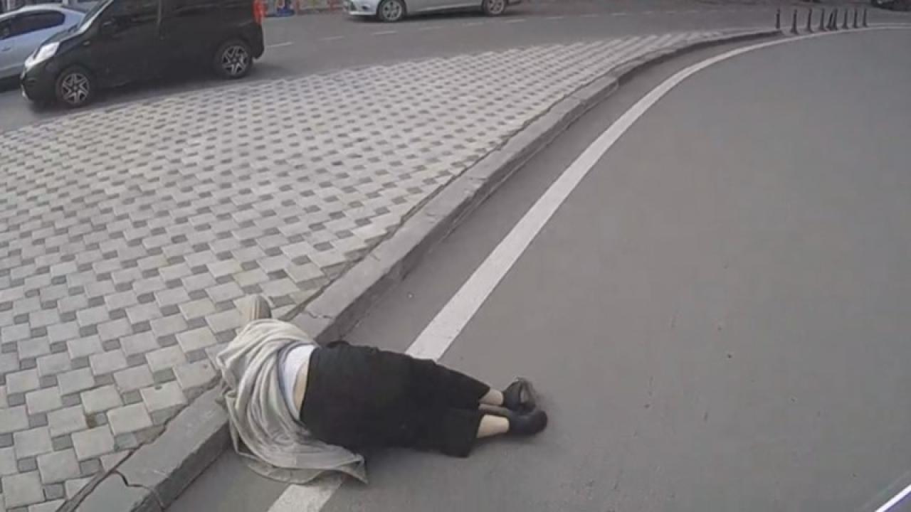 Otobüsün Çarptığı Genç Kadının Öldüğü Kaza Güvenlik Kamerasında