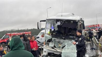 Polis Servisi Kaza Yaptı: 1 Şehit, 16 Yaralı