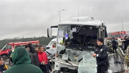 Polis Servisi Kaza Yaptı: 1 Şehit, 16 Yaralı