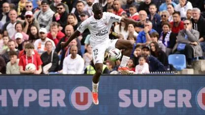 Beşiktaş ve Trabzonspor Darlin Yongwa İçin Yarışıyor