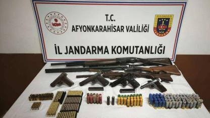 Afyonkarahisar İl Jandarma Komutanlığı’ndan Sandıklı’da Silah Operasyonu