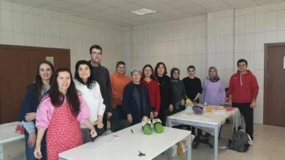 Afyonkarahisar Olgunlaşma Enstitüsü’nden Gençlere Keçe Sanatı Atölyesi