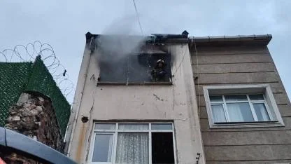 İstanbul Fatih’te 3 katlı binada yangın: 1 kişi hayatını kaybetti, 5 kişi yaralandı