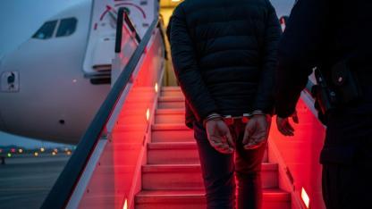 Kırmızı Bültenle Aranan 18 Suçlu Dahil 45 Kişi Türkiye’ye İade Edildi