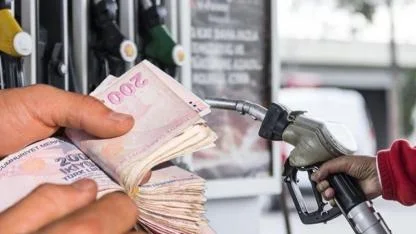 Akaryakıta Yeni Zam: Benzin Rekora Koşuyor -  Güncel Zamlı Fiyatlar!
