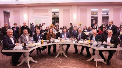 Afyonkarahisar’da İftar Programı Siyasi İsimleri Bir Araya Getirdi