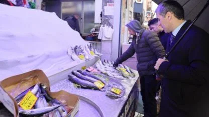 Afyonkarahisar’da Bayram Yoğunluğu: Vali Aktaş Ambaryolu’nda Vatandaşlarla Buluştu