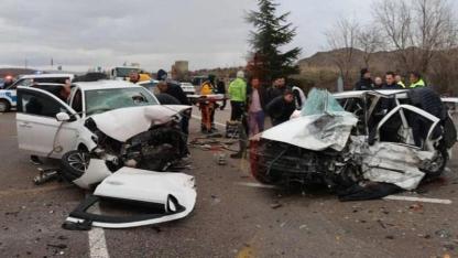 Nevşehir’de Zincirleme Kaza: Baba ve Oğlu Hayatını Kaybetti: 7 Yaralı!