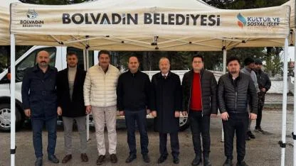 Bolvadin’de Anlamlı Çalışma: 15 Bin Lavanta Hem Mezarlığa Hem Vatandaşa