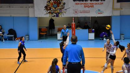 Afyonkarahisar’da Yıldız Kızlar Voleybol Şampiyonası Sona Erdi