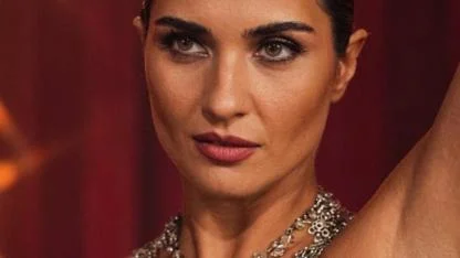 Tuba Büyüküstün’ün Yeni Filmi “Sultana”dan İlk Kareler: Sosyal Medyada Gündem Oldu!