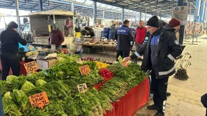 Sandıklı’da Zabıta Ekipleri Etiketleri Tek Tek Kontrol Etti