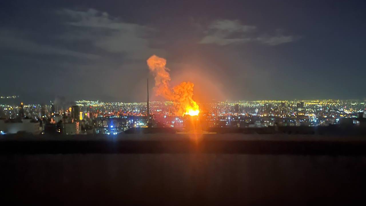 SON DAKİKA! Tahran'da hastane vuruldu!