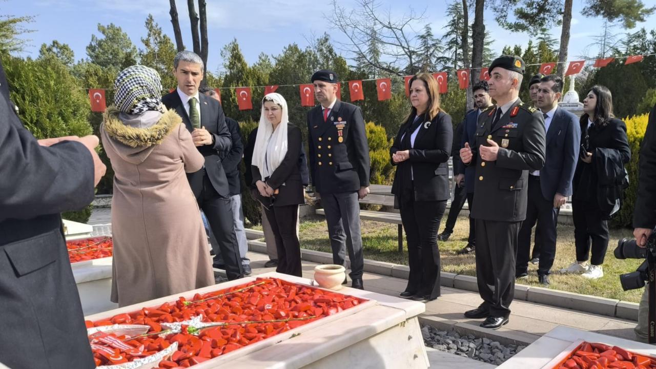 Törenler Hava Şehitliği'nde Başladı