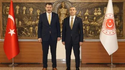 Vali Aktaş Bakan Yardımcısı Olan Arkadaşı Salih Ayhan’ı Tebrik Etti