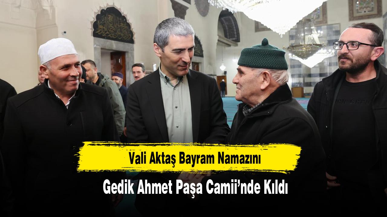 Vali Aktaş Bayram Namazının Ardından Vatandaşlarla Bayramlaştı