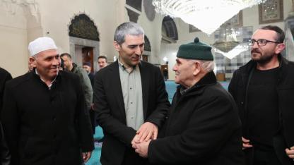 Vali Aktaş Bayram Namazının Ardından Vatandaşlarla Bayramlaştı